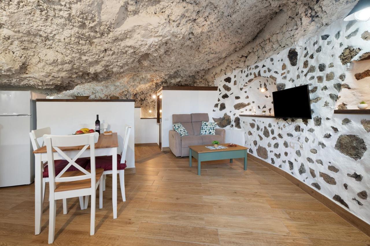 Cueva El Desvelo Apartment Тихарафе Екстериор снимка