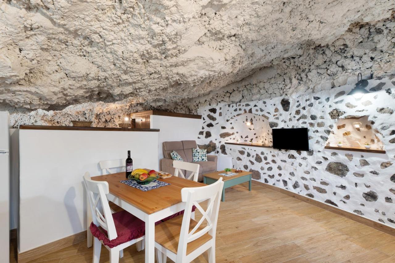 Cueva El Desvelo Apartment Тихарафе Екстериор снимка